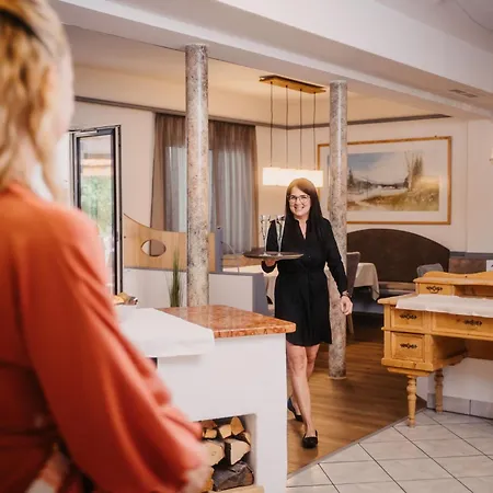 Otel Ladies Only - Beauty & Vitalhotel Sternsteinhof 3*